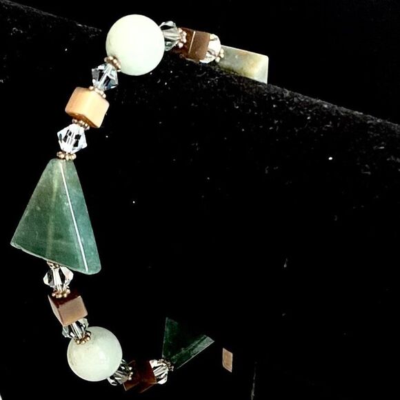ASC Striking Polished Green Agate with Sterling clasps - Picture 7 of 9